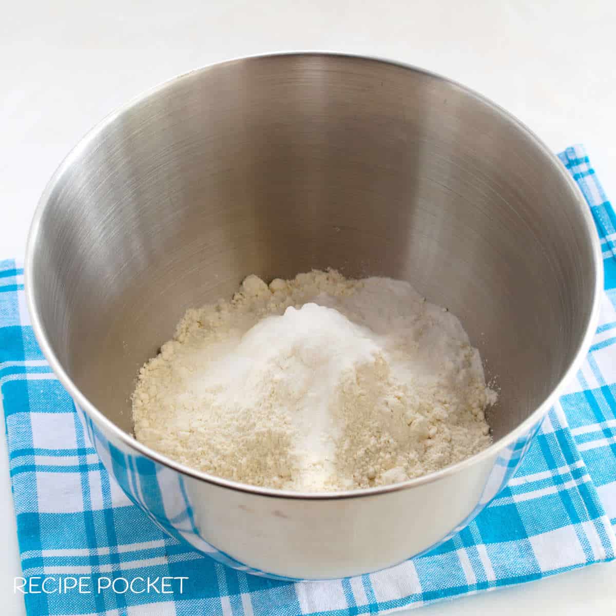 Flour and salt in a bowl.